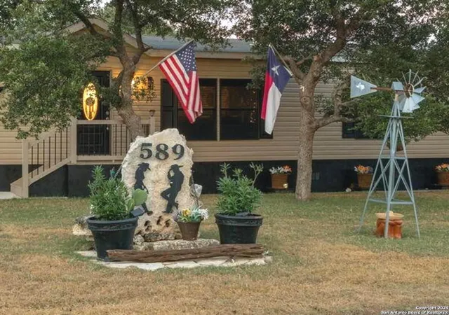 Photo 3 of Manufactured home for sale at 589 Pr 1507, Bandera, TX 78003 | MLS# 1846914 | Listing updated on 2025-09-12
