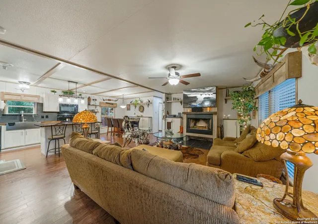 Photo 3 of Manufactured home for sale at 589 Pr 1507, Bandera, TX 78003 | MLS# 1846914 | Listing updated on 2025-09-12