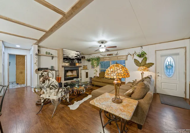 Photo 4 of Manufactured home for sale at 589 Pr 1507, Bandera, TX 78003 | MLS# 1846914 | Listing updated on 2025-09-12