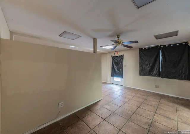 Photo 3 of Multi family home for sale at 1006 West Ave, San Antonio, TX 78201 | MLS# 1847050 | Listing updated on 2025-07-10
