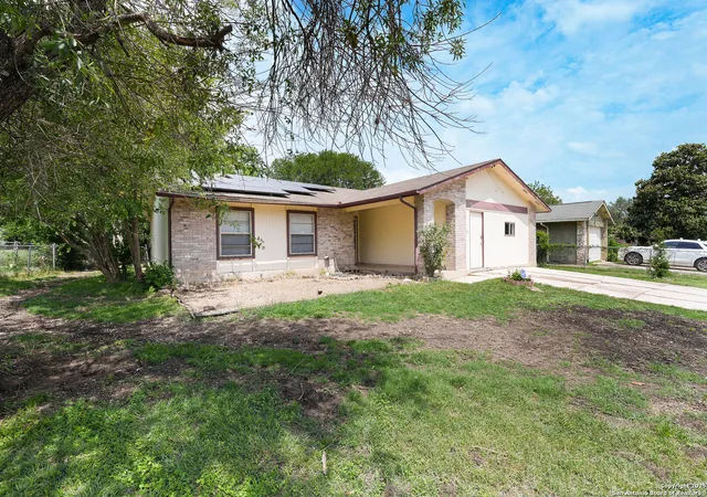 Photo 2 of Sale Pending at 1106 Boling Brk, San Antonio, TX 78245 | MLS# 1847058 | Listing updated on 2025-10-14