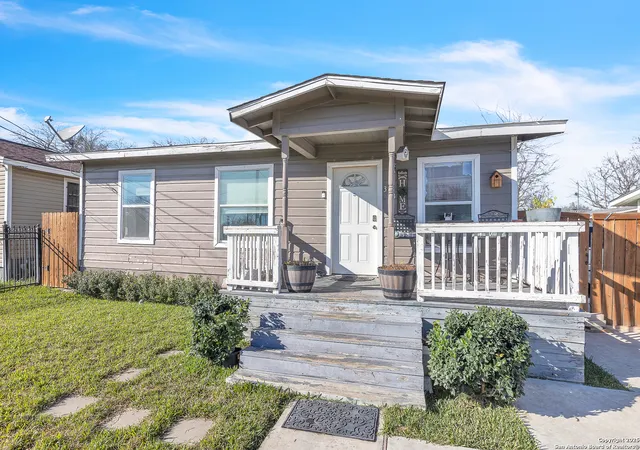 Photo 3 of Single family home for sale at 323 Continental, San Antonio, TX 78228 | MLS# 1847210 | Listing updated on 2025-11-24