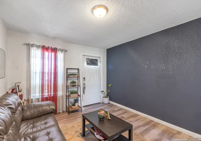 Photo 4 of Single family home for sale at 323 Continental, San Antonio, TX 78228 | MLS# 1847210 | Listing updated on 2025-11-24