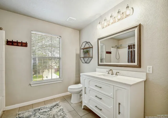 Photo 4 of Single family home for sale at 172 Springtree Pkwy, Cibolo, TX 78108 | MLS# 1847300 | Listing updated on 2025-03-18
