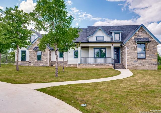 Photo 1 of Single family home for sale at 485 Post Oak, Cuero, TX 77954 | MLS# 1847352 | Listing updated on 2026-05-04