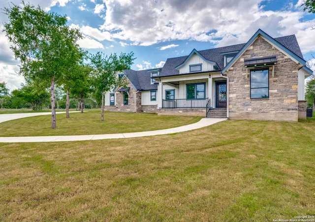 Photo 2 of Single family home for sale at 485 Post Oak, Cuero, TX 77954 | MLS# 1847352 | Listing updated on 2026-05-04