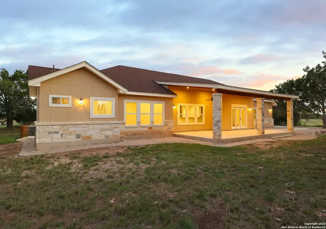 4th image of 144 Vaquero Ct, Pipe Creek, TX 78063 | MLS# 1847385