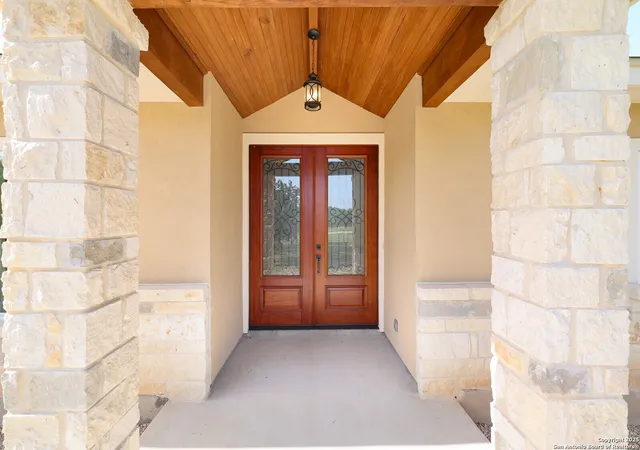 5th image of 144 Vaquero Ct, Pipe Creek, TX 78063 | MLS# 1847385