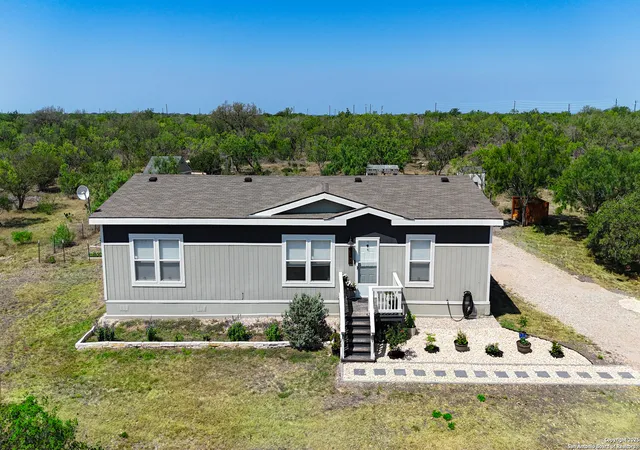 Photo 1 of Single family home for sale at 342 Pr 4653, Hondo, TX 78861 | MLS# 1847454 | Listing updated on 2026-01-21