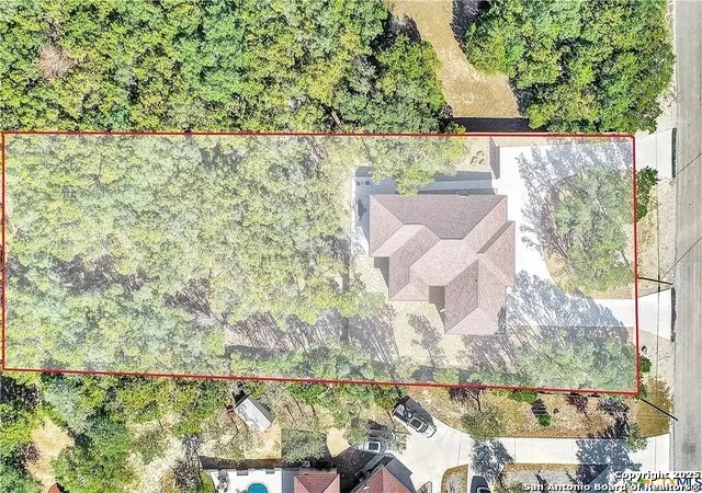 Photo 2 of Single family home for sale at 1171 Heritage Hill, Canyon Lake, TX 78133 | MLS# 1847546 | Listing updated on 2025-09-18