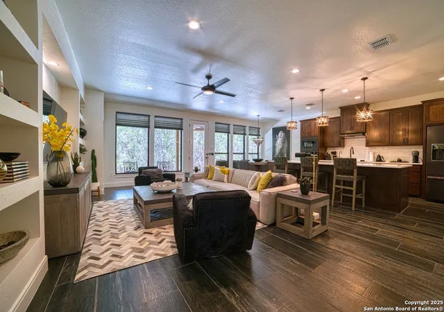 Photo 4 of Single family home for sale at 1171 Heritage Hill, Canyon Lake, TX 78133 | MLS# 1847546 | Listing updated on 2025-09-18