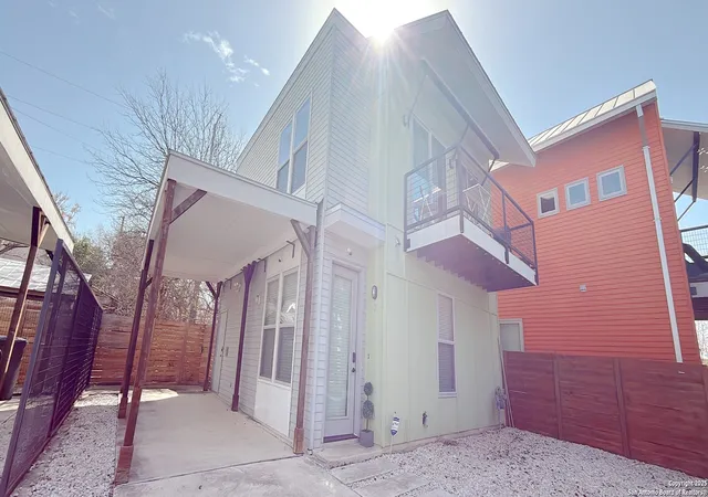 Photo 2 of Single family home for sale at 422 Hays, San Antonio, TX 78202 | MLS# 1847607 | Listing updated on 2025-11-24