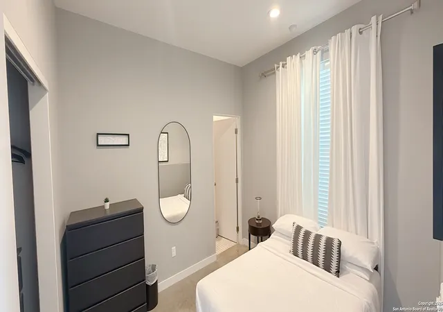 Photo 4 of Single family home for sale at 422 Hays, San Antonio, TX 78202 | MLS# 1847607 | Listing updated on 2025-11-24