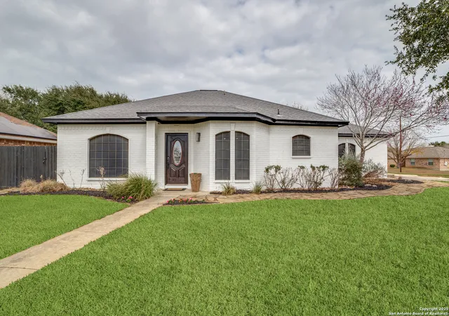 Photo 1 of Single family home for sale at 101 Windcrest, Floresville, TX 78114 | MLS# 1847784 | Listing updated on 2025-11-08