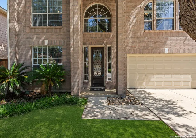 Photo 3 of Sale Pending at 24406 Treaty Crk, San Antonio, TX 78255 | MLS# 1847799 | Listing updated on 2025-11-11