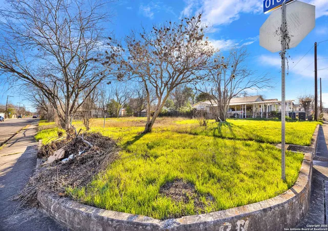 Photo 1 of Land for sale at 202 Eskimo, San Antonio, TX 78225 | MLS# 1847884 | Listing updated on 2026-04-17