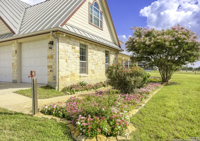 image of 184 Scenic Hills Dr, La Vernia, TX 78121 | MLS# 1847916