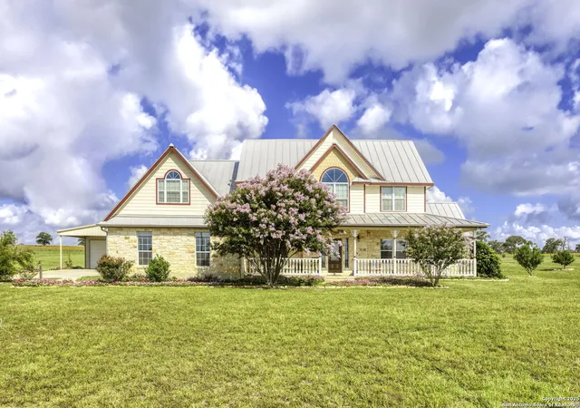 image of 184 Scenic Hills Dr, La Vernia, TX 78121 | MLS# 1847916