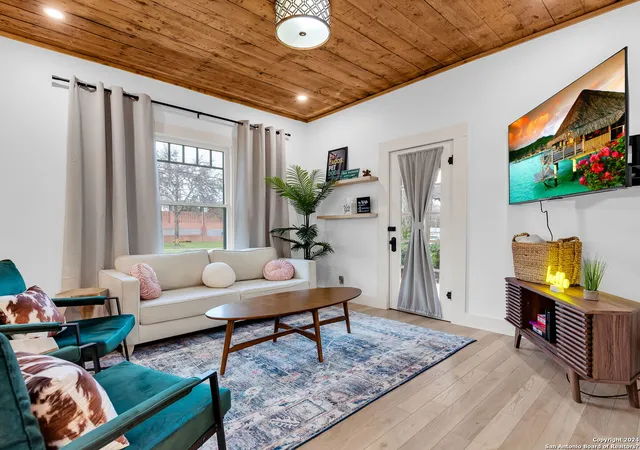 Photo 2 of Single family home for sale at 508 E Mulberry, San Antonio, TX 78212 | MLS# 1847943 | Listing updated on 2025-03-17
