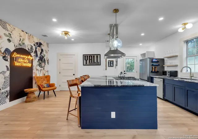 Photo 4 of Single family home for sale at 508 E Mulberry, San Antonio, TX 78212 | MLS# 1847943 | Listing updated on 2025-03-17