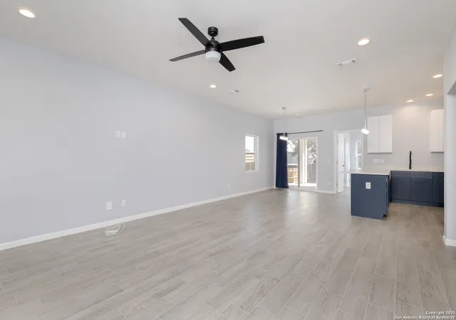 5th image of 421 Rainbow Dr, Lakehills, TX 78063 | MLS# 1848187