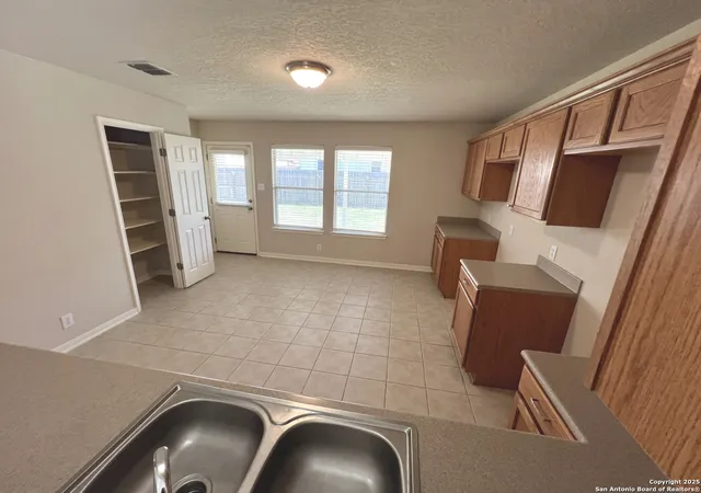 Photo 4 of Sale Pending at 431 Roadrunner, New Braunfels, TX 78130 | MLS# 1848202 | Listing updated on 2025-11-15