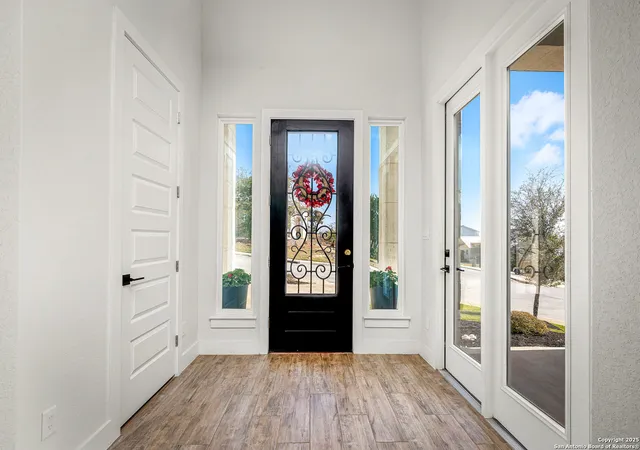 4th image of 727 Mission Trail, New Braunfels, TX 78130 | MLS# 1848211