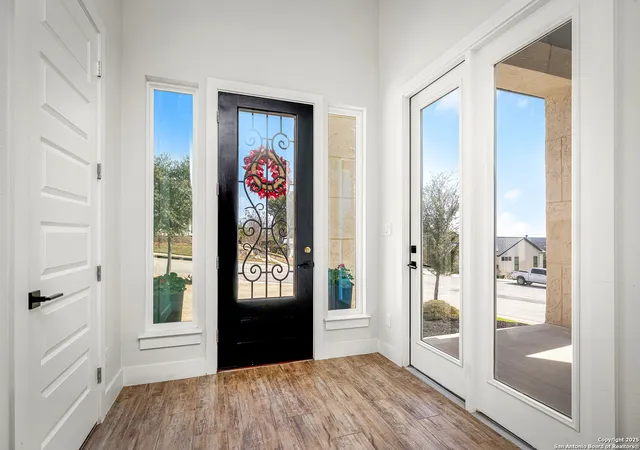 5th image of 727 Mission Trail, New Braunfels, TX 78130 | MLS# 1848211