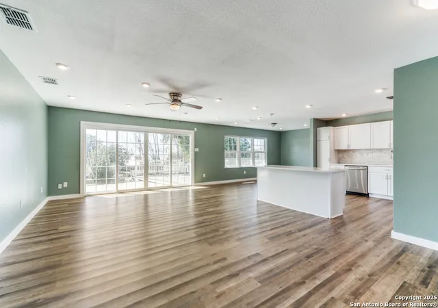 Photo 3 of Sale Pending at 124 Herweck, San Antonio, TX 78213 | MLS# 1848301 | Listing updated on 2025-12-10