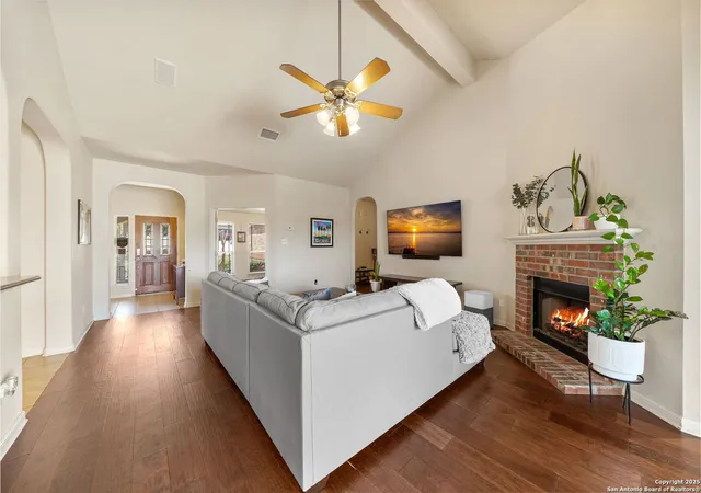 Photo 2 of Single family home for sale at 14522 Panther Pt, Helotes, TX 78023 | MLS# 1848427 | Listing updated on 2025-03-18
