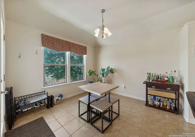 Photo 4 of Single family home for sale at 14522 Panther Pt, Helotes, TX 78023 | MLS# 1848427 | Listing updated on 2025-03-18
