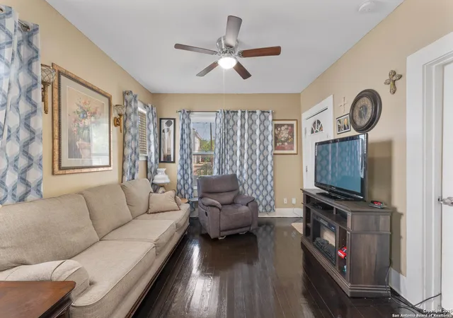 Photo 3 of Single family home for sale at 540 Rigsby Ave, San Antonio, TX 78210 | MLS# 1848545 | Listing updated on 2025-09-29