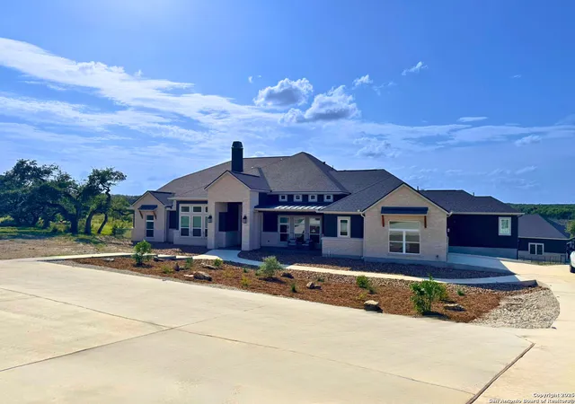 Photo 2 of Mansion for sale at 321 Vista View, Spring Branch, TX 78070 | MLS# 1848603 | Listing updated on 2026-02-05
