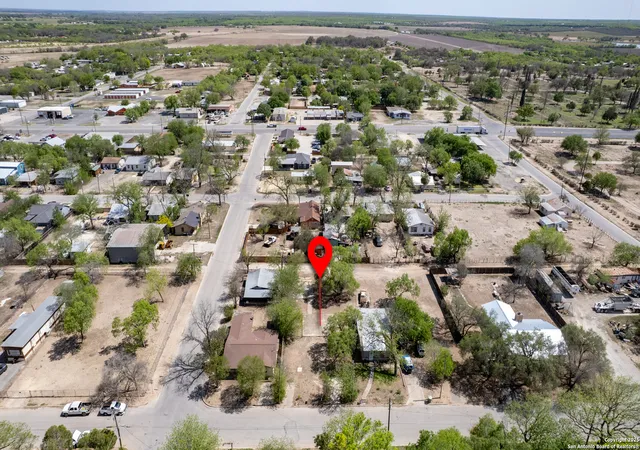 Photo 2 of Sale Pending at 205 W Canales, Uvalde, TX 78801 | MLS# 1848721 | Listing updated on 2025-10-19
