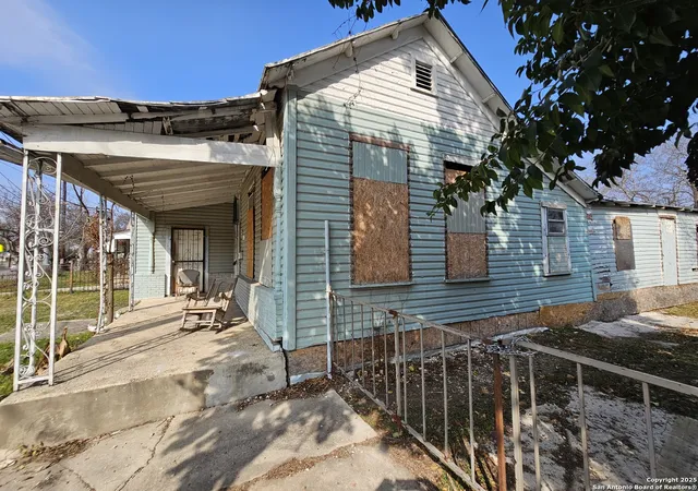 Photo 2 of Single family home for sale at 2204 S Presa, San Antonio, TX 78210 | MLS# 1848865 | Listing updated on 2025-03-22