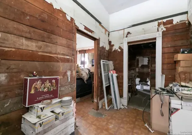 Photo 3 of Single family home for sale at 2204 S Presa, San Antonio, TX 78210 | MLS# 1848865 | Listing updated on 2025-03-22