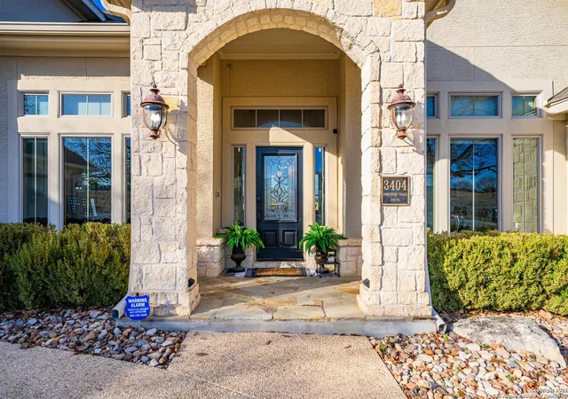 Photo 3 of Single family home for sale at 3404 Comanche Trace Dr E, Kerrville, TX 78028 | MLS# 1848940 | Listing updated on 2026-09-09
