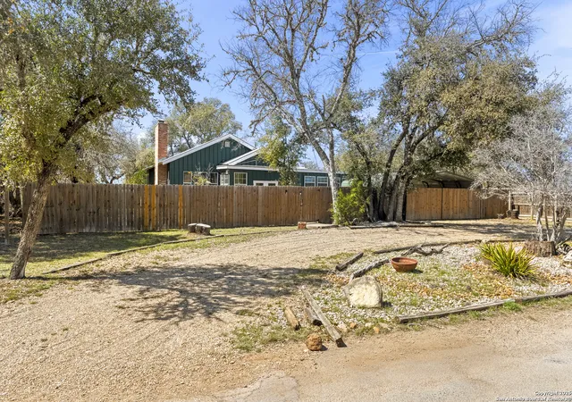 Photo 4 of Single family home for sale at 541 Robindale, Bandera, TX 78003 | MLS# 1849245 | Listing updated on 2026-05-04