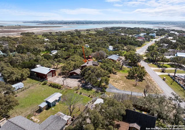 Photo 22 of Single family home for sale at 2365 Lakeshore, Canyon Lake, TX 78133 | MLS# 1849258 | Listing updated on 2025-10-08