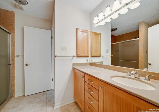 Photo 3 of Single family home for sale at 13634 Princes Knoll, San Antonio, TX 78231 | MLS# 1849757 | Listing updated on 2025-03-17
