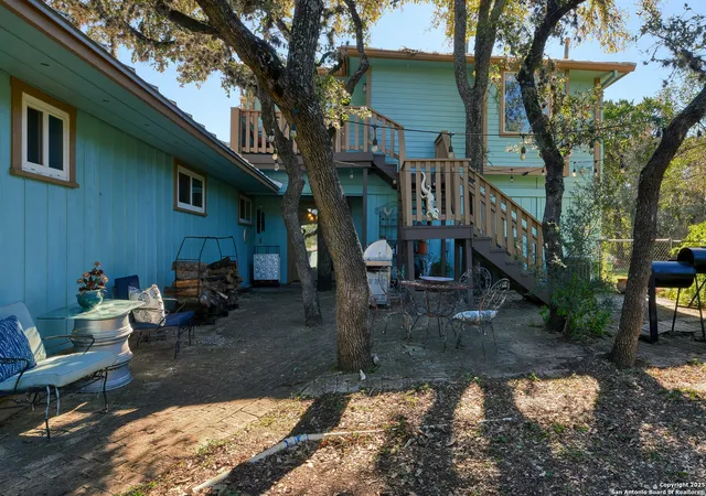 Photo 2 of Single family home for sale at 14152 Antonio Dr, Helotes, TX 78023 | MLS# 1849814 | Listing updated on 2025-03-18