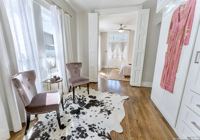 4th image of 116 E French Pl, San Antonio, TX 78212 | MLS# 1850107