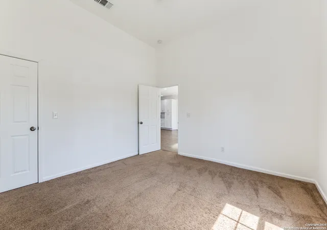 Photo 4 of Single family home for sale at 933 Denver, San Antonio, TX 78210 | MLS# 1850282 | Listing updated on 2025-08-29