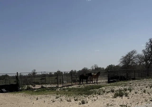 10th image of 275 Mariposa, Floresville, TX 78114 | MLS# 1850314