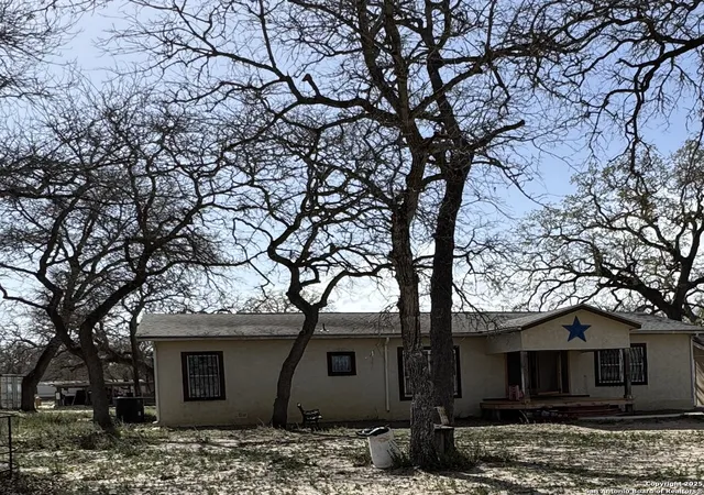 5th image of 275 Mariposa, Floresville, TX 78114 | MLS# 1850314