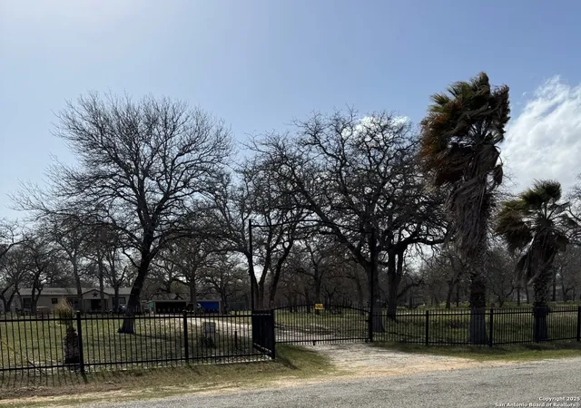 1st image of 275 Mariposa, Floresville, TX 78114 | MLS# 1850314