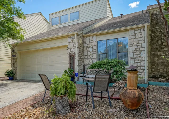 Photo 4 of Single family home for sale at 8418 Echo Creek, San Antonio, TX 78240 | MLS# 1850476 | Listing updated on 2025-09-25