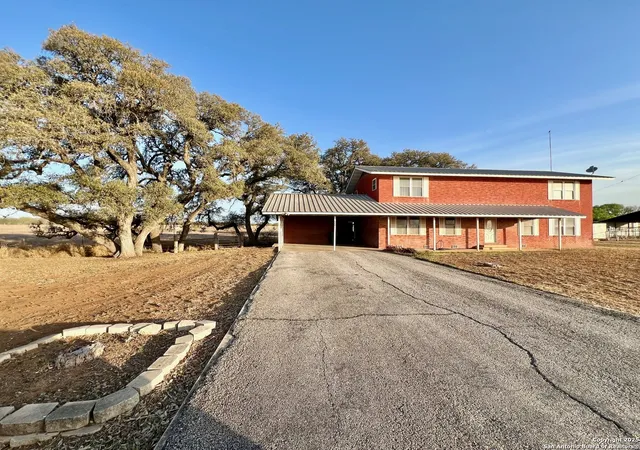 Photo 3 of Single family home for sale at 500 Bluntzer Rd, Jourdanton, TX 78026 | MLS# 1850688 | Listing updated on 2025-10-29