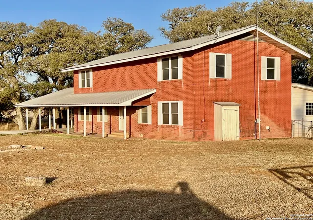 Photo 1 of Single family home for sale at 500 Bluntzer Rd, Jourdanton, TX 78026 | MLS# 1850688 | Listing updated on 2025-10-29