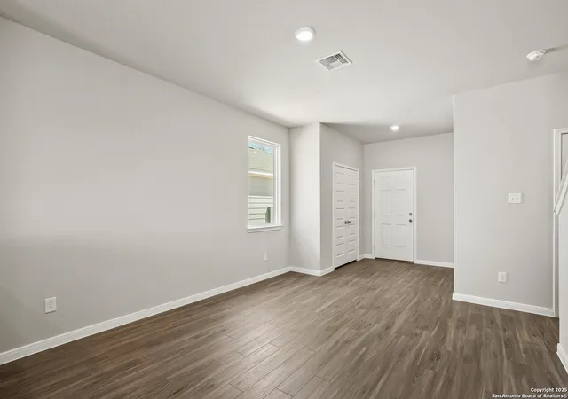 Photo 2 of Sale Pending at 8835 Black Oak Dr, Elmendorf, TX 78112 | MLS# 1850724 | Listing updated on 2025-09-09